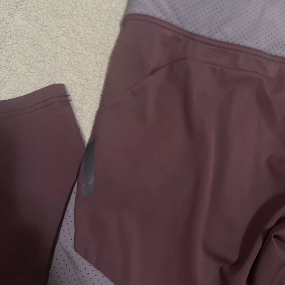 Ryu Maroon Leggings - Picture 3 of 4